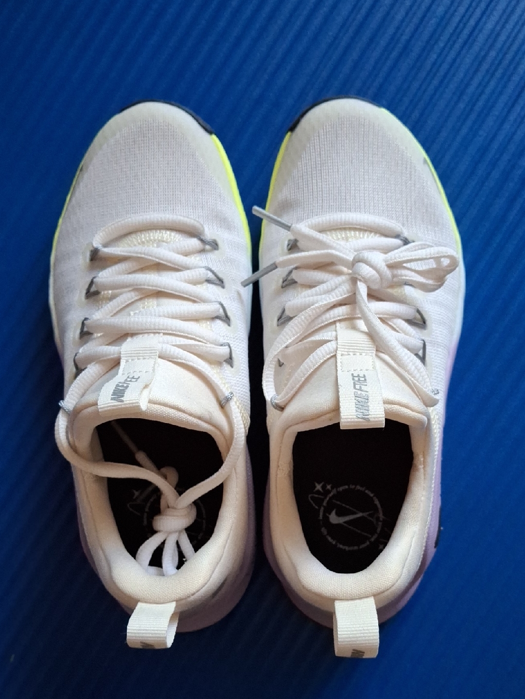 Nike White Running Sneakers With Neon Yellow Trim